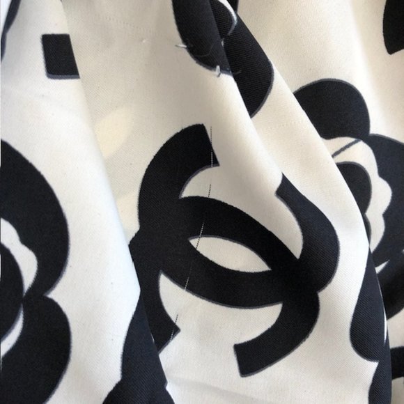 CHANEL CC Camellia Print Black White Silk Scarf Large Square - Picture 17 of 17